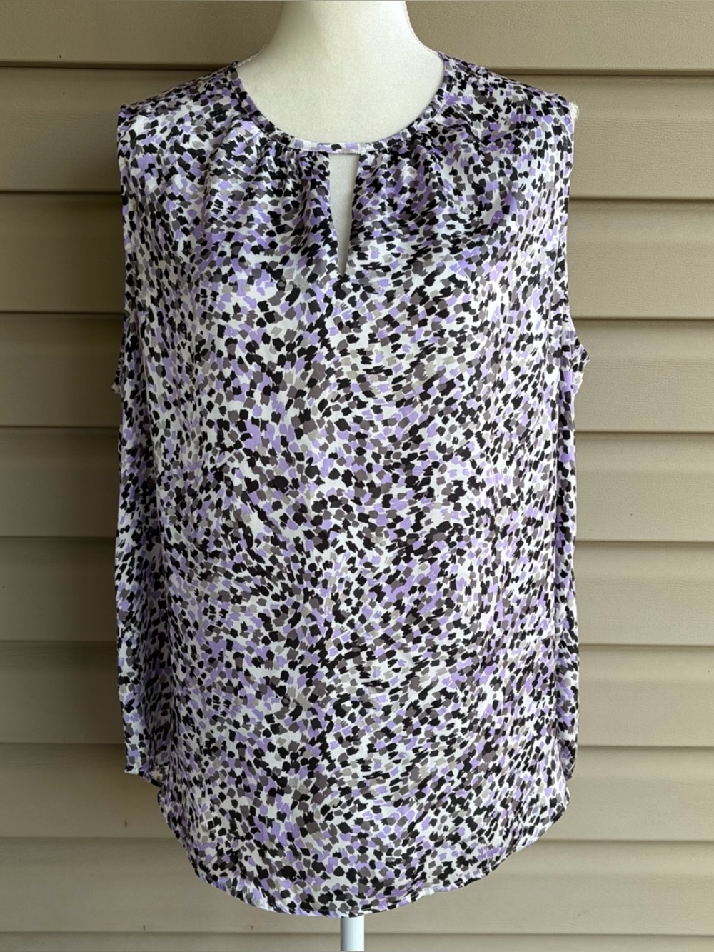 •Kasper•  Sleeveless Abstract Print Keyhole Blouse - Size 1X